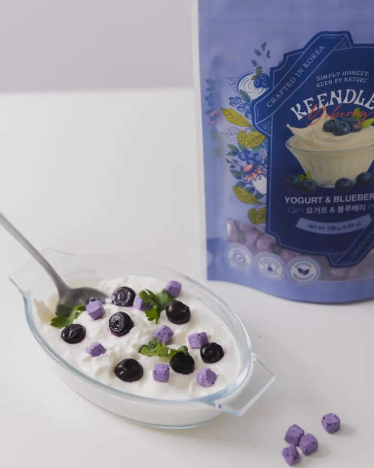 Freeze-Dried Yogurt and Blueberry Treats for Dogs & Cats