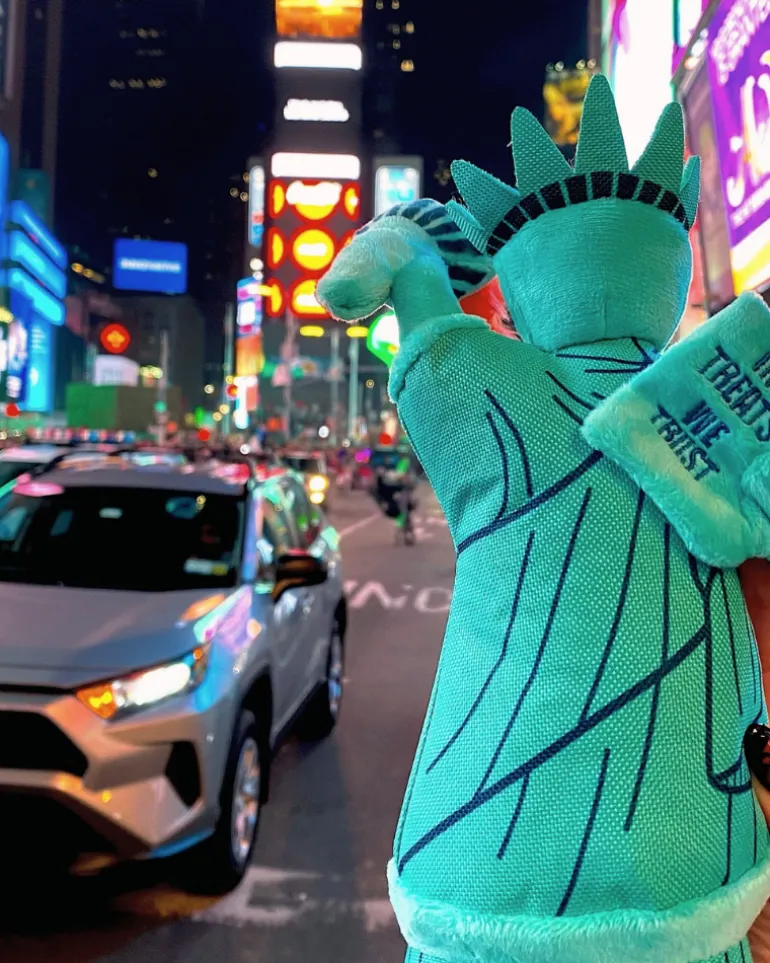 Statue of Liberty Squeaky Plush Dog Toy