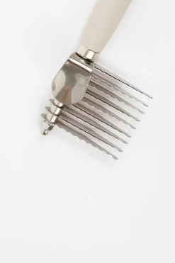 The Dematting Comb for Dogs