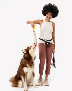Tugger Dog Toy in Con Leche